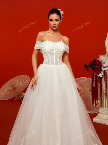 Romantic Off-Shoulder Lace Embroidery Waist-Hugging Tulle Wedding Dress