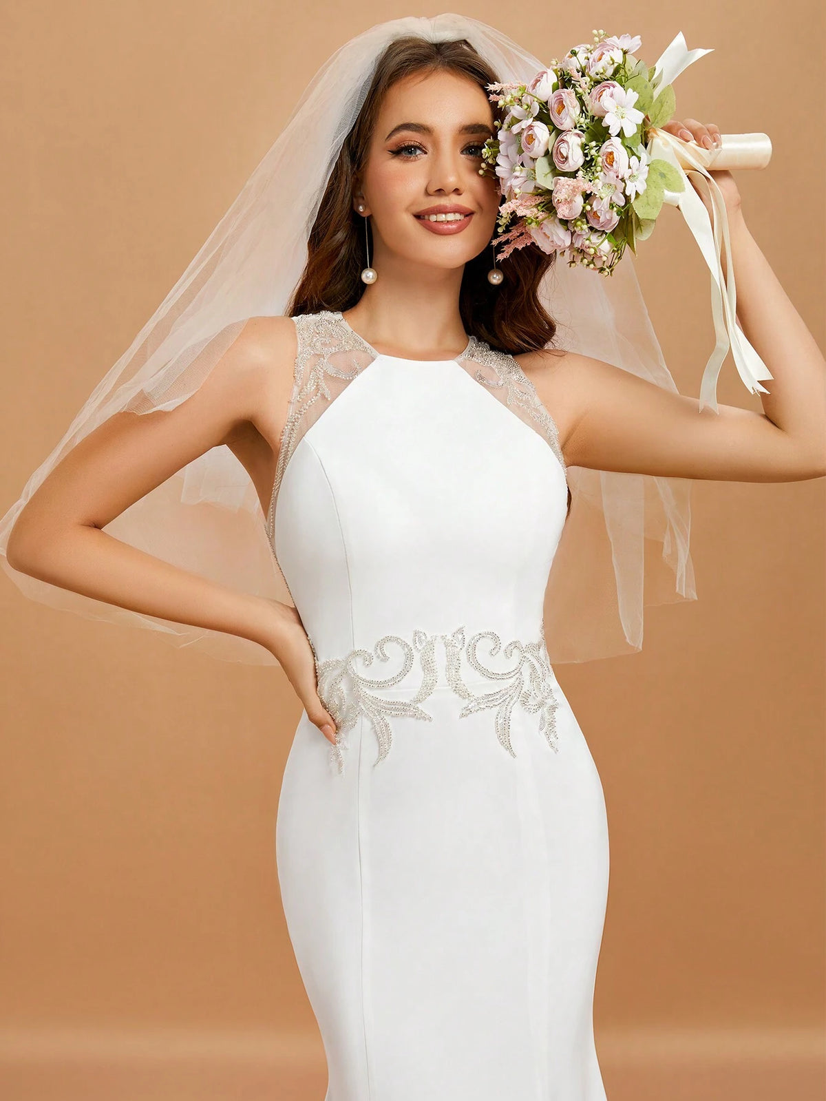 Round Neck Sleeveless Contrast Sequin Mermaid Hem Wedding Dress