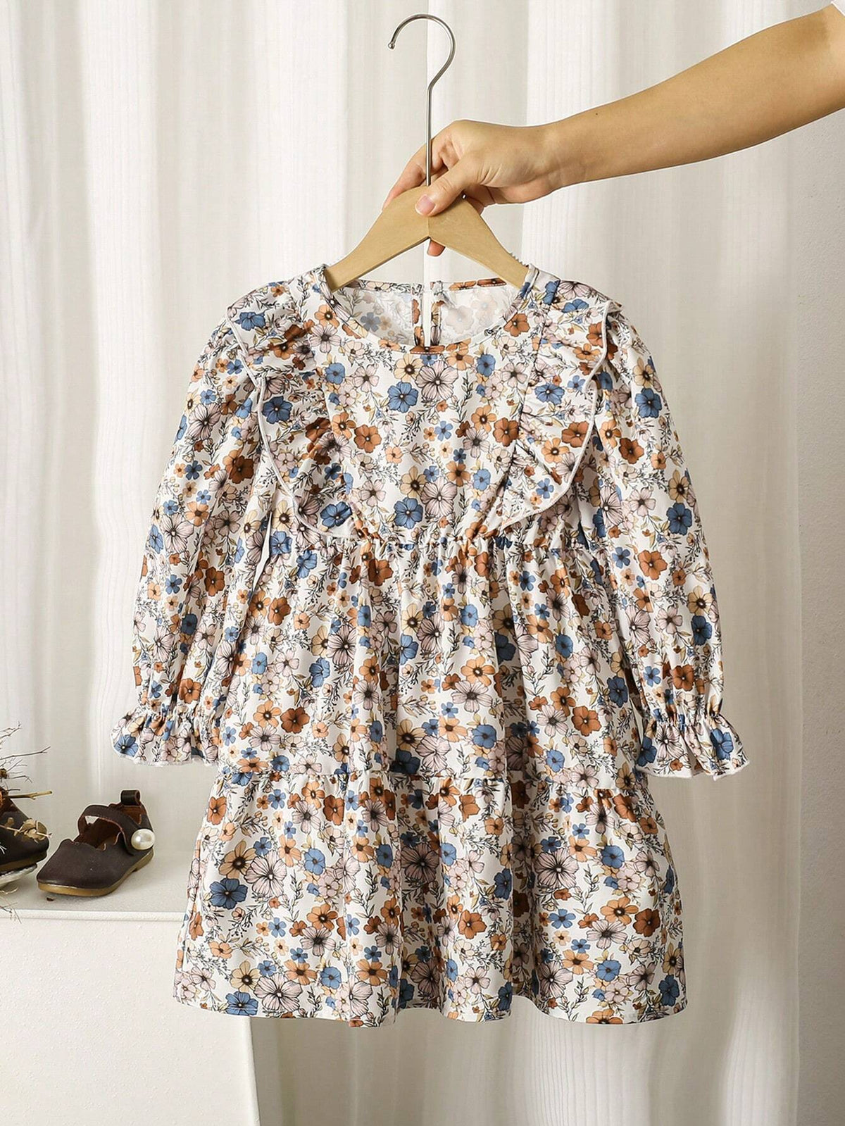 1pc Mother-Daughter Matching Casual All-Match Rural Floral Pattern Round Neck Long Sleeve Ruffle Hem Dress