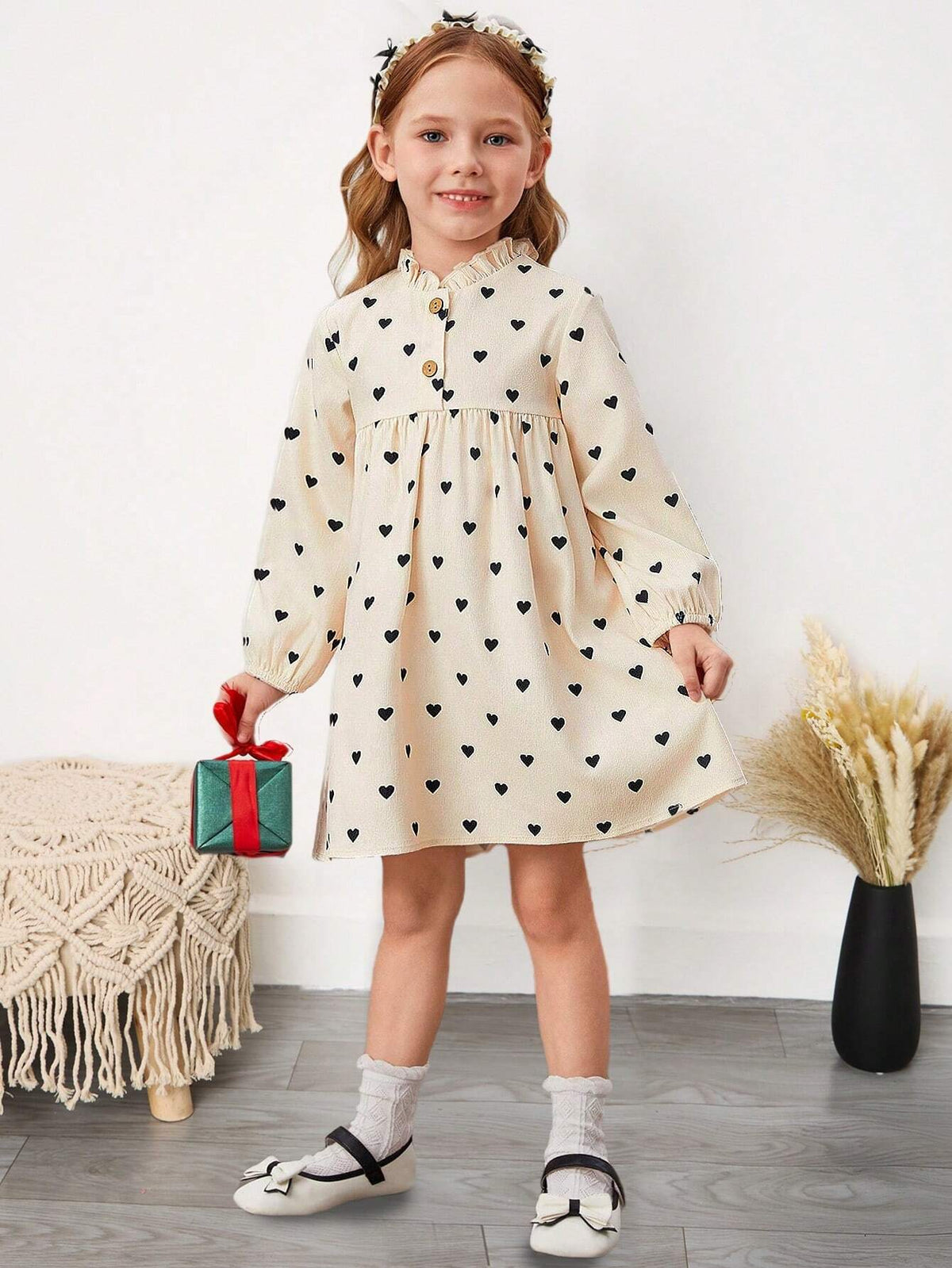 1pc Young Girl Cute Woven Solid Color Heart Patterned Half Buttoned Relaxed Fit Holiday Dress