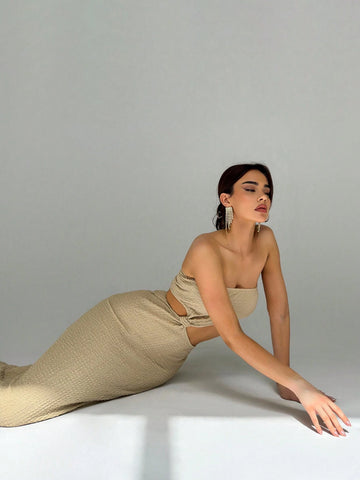 Elegant And Design-Focused Hollow-Out Twist Knot Waist Slim-Fit Maxi Dress With High Side Slit,