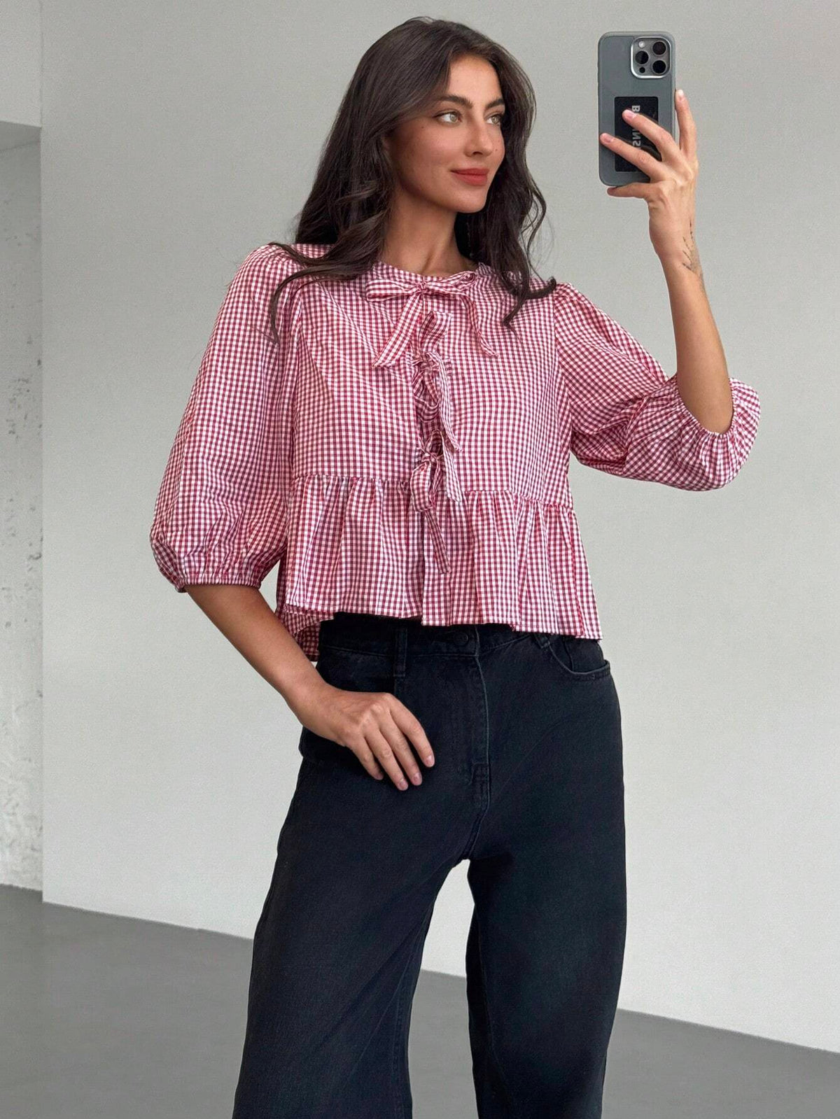 Aloruh Minimalist Business Crew Neck Cinched Cinched Waist 3/4 Sleeve Fitted Plaid Women Shirt