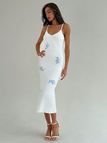 Romantic Date Women V-Neck Sleeveless Embroidered Bodycon Dress With Long Hem