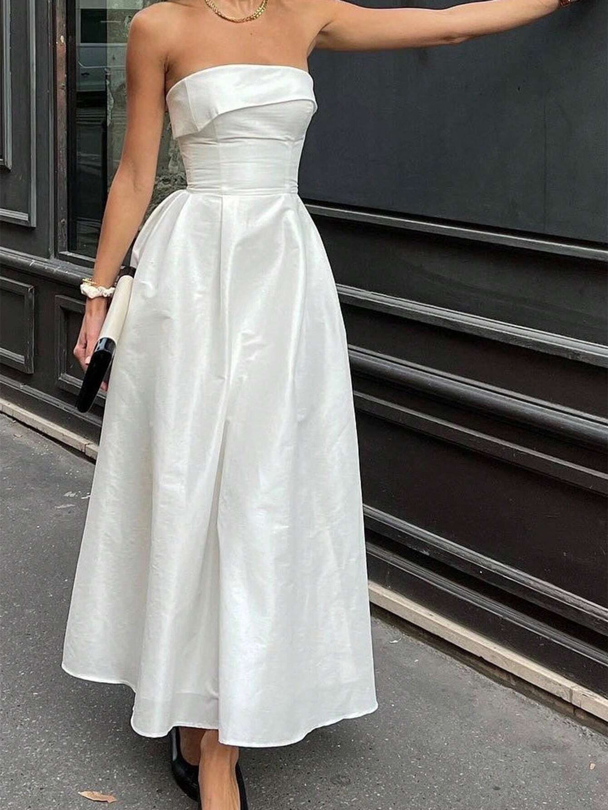Simple And Elegant White Strapless Ball Gown Dress With Fitted Bodice And Flared Hemline For Women