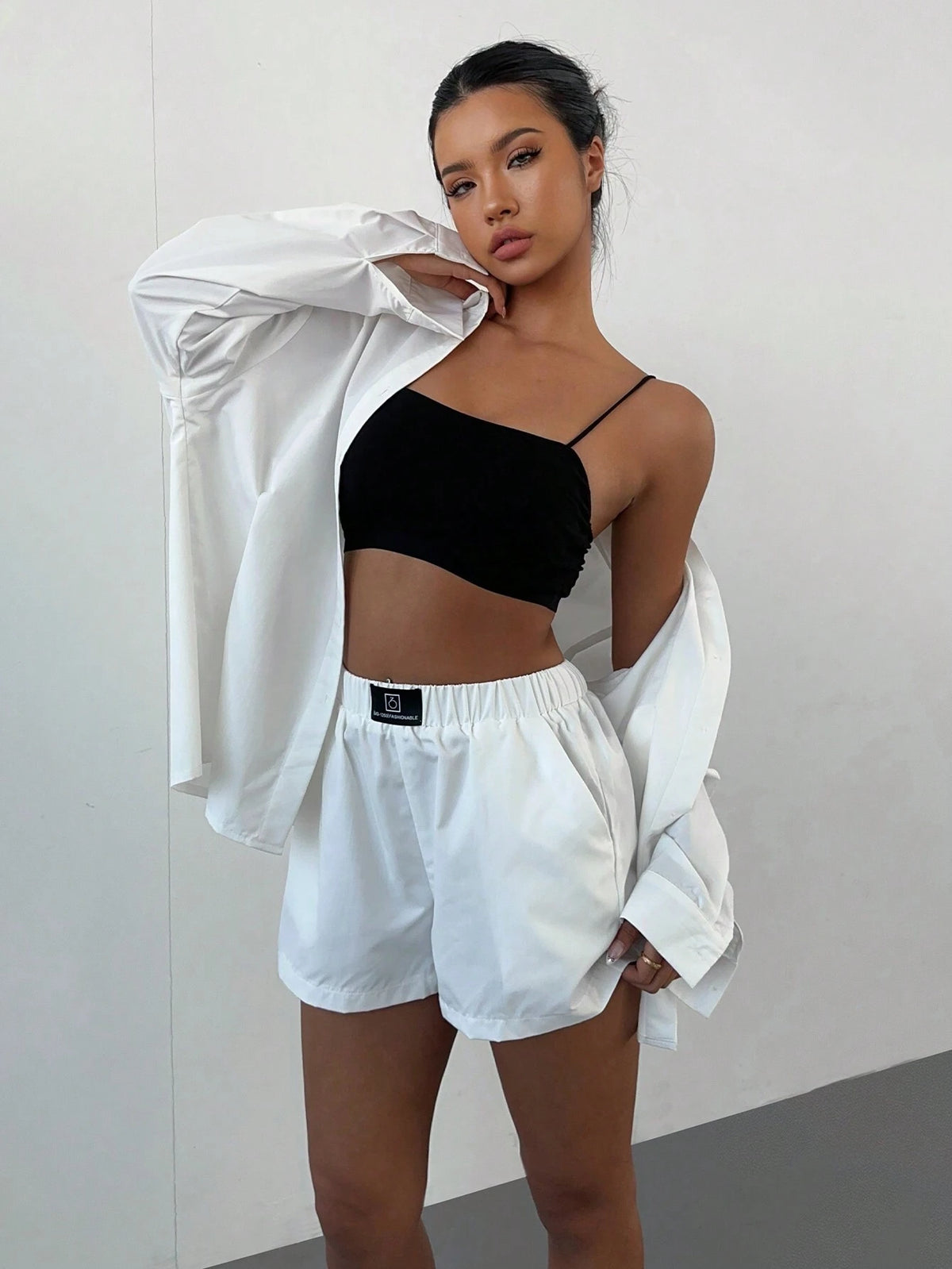 White Button Up Shirt 2pc,Long Sleeve Women Blouses 2pc,Women Fall Suit,Whire 2pc, Commuter Suit, Women's Fashionable And Elegant Business Commuter Shirt Suit, Daily Casual Street Y2K Suit, White Shirt Suit, Loose Shirt + Shorts Casual 2-Piece Set