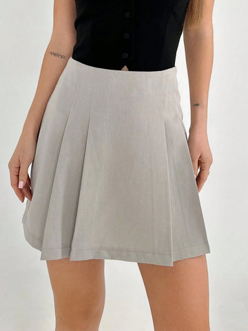 Aloruh Women Grey Mini Simple Streetwear Skirt With Regular Pleating