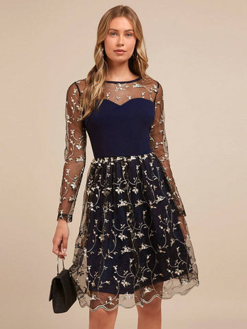 Women Elegant Embroidery Patchwork Sheer Long Sleeve Sweetheart Collar A-Line Midi Knit