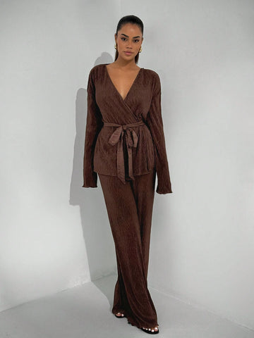 Fall Outfits For Casual Dates, Occasions And Parties - Elegant Women's Going Out Ensembles Including Long Sleeve Fitted Tops, Wrap-Style Pants