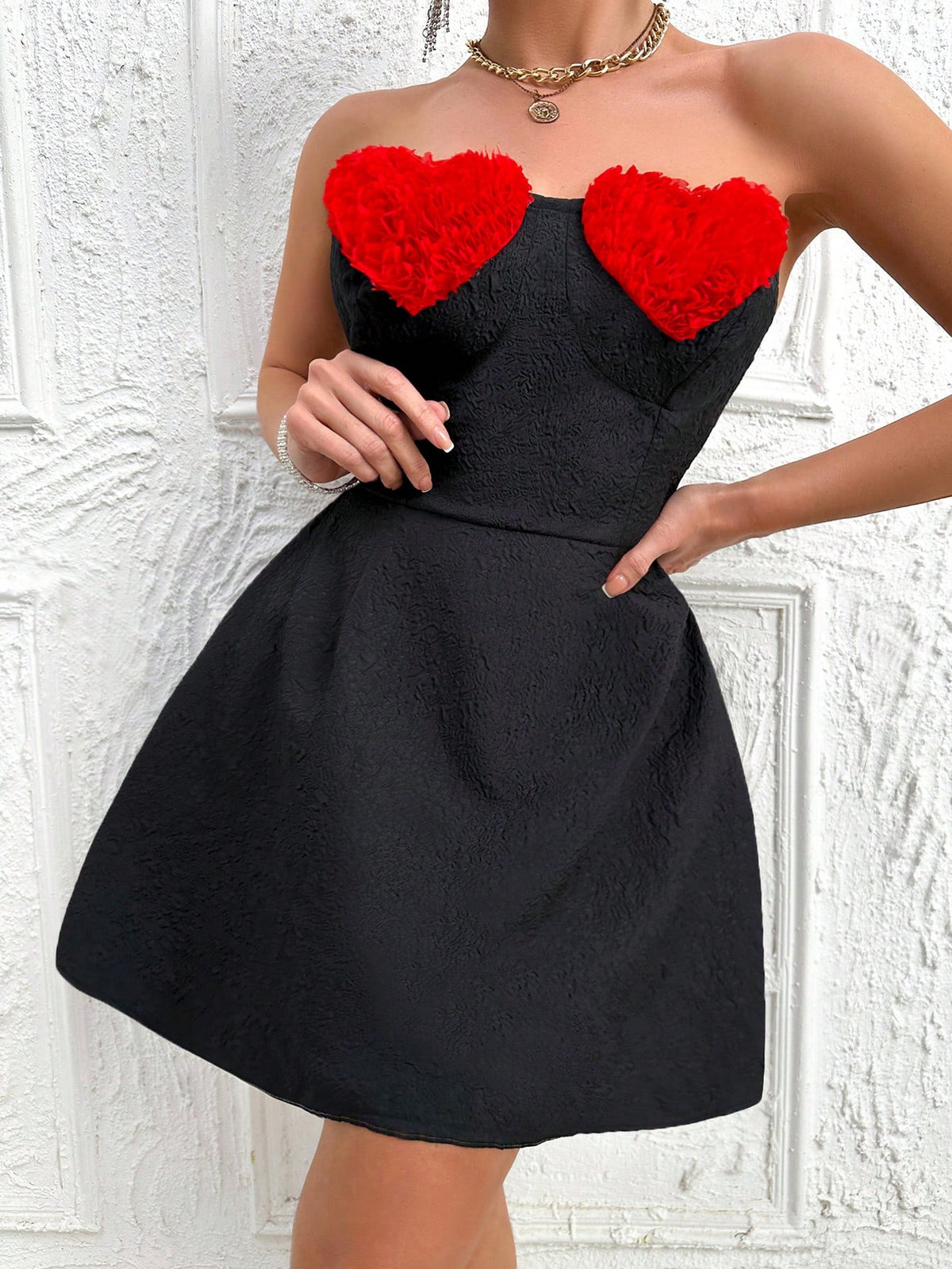 BAE Women's Strapless Dress With 3d Floral Detail And Heart-Shaped Neckline