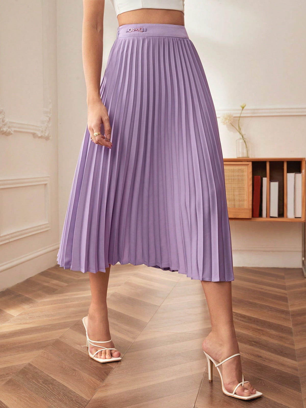 BIZwear Chain Detail Pleated Skirt