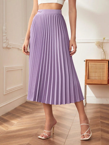 BIZwear Chain Detail Pleated Skirt