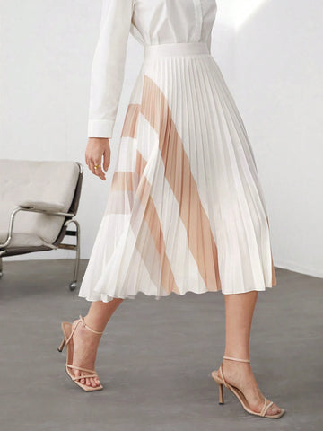 BIZwear Women's Contrast Color Pleated Hem Skirt