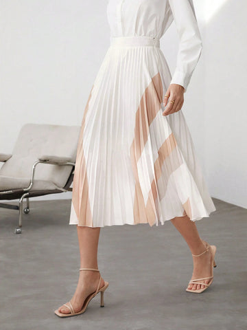 BIZwear Women's Contrast Color Pleated Hem Skirt