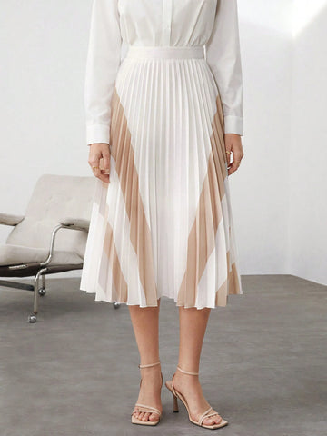 BIZwear Women's Contrast Color Pleated Hem Skirt