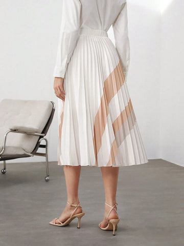 BIZwear Women's Contrast Color Pleated Hem Skirt