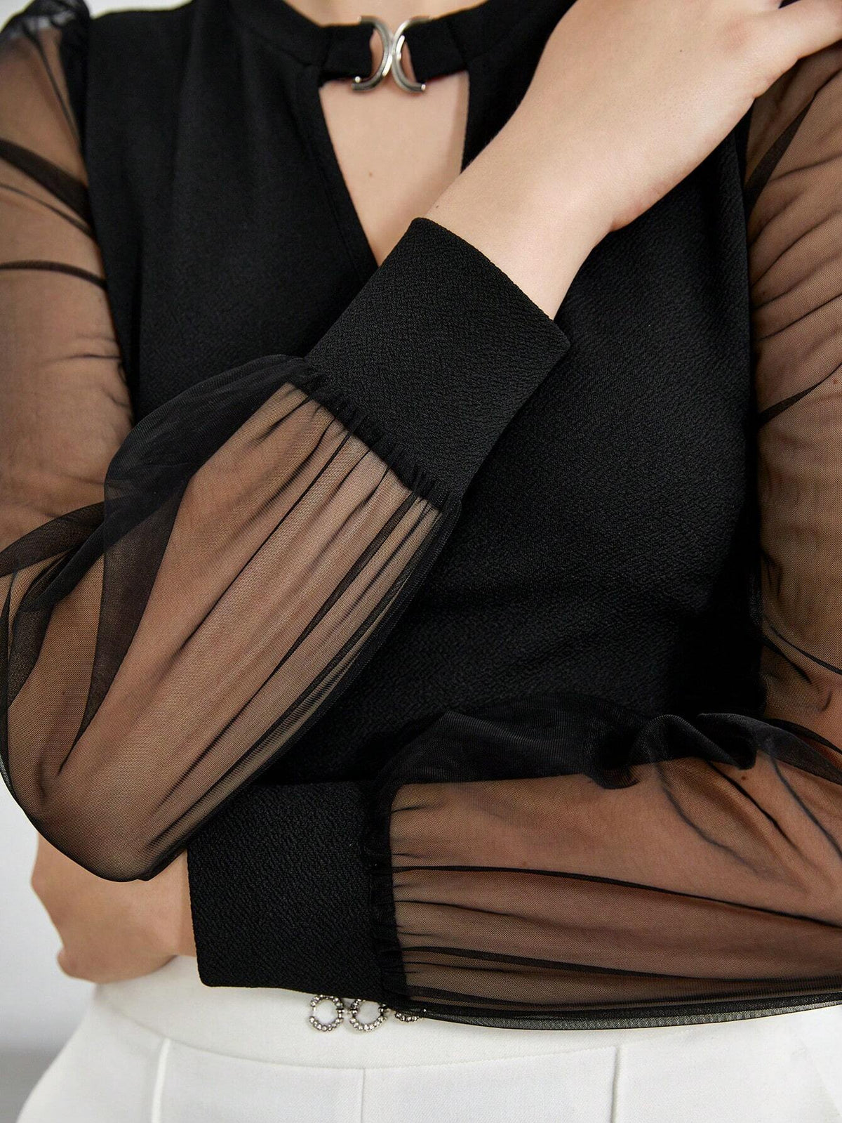 BIZwear Women's Mesh Splicing Solid Color Top