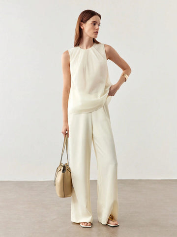 BIZwear Women's Round Neck Pleated Sleeveless Blouse