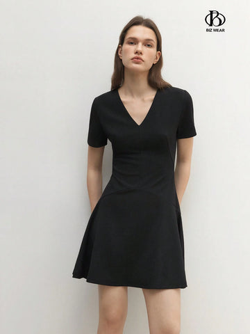 Women's Solid Color V-Neck Summer Casual Short Sleeve Dress