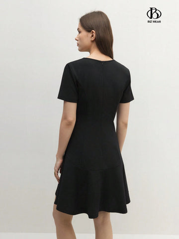 Women's Solid Color V-Neck Summer Casual Short Sleeve Dress