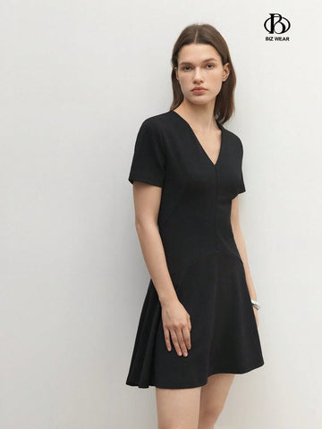 Women's Solid Color V-Neck Summer Casual Short Sleeve Dress