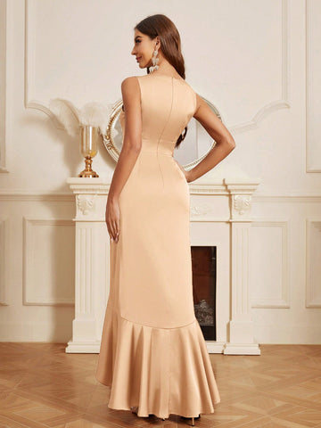 Bridesmaid Dress Featuring Ruched Bodice, Mermaid Silhouette, Ruffled Hemline