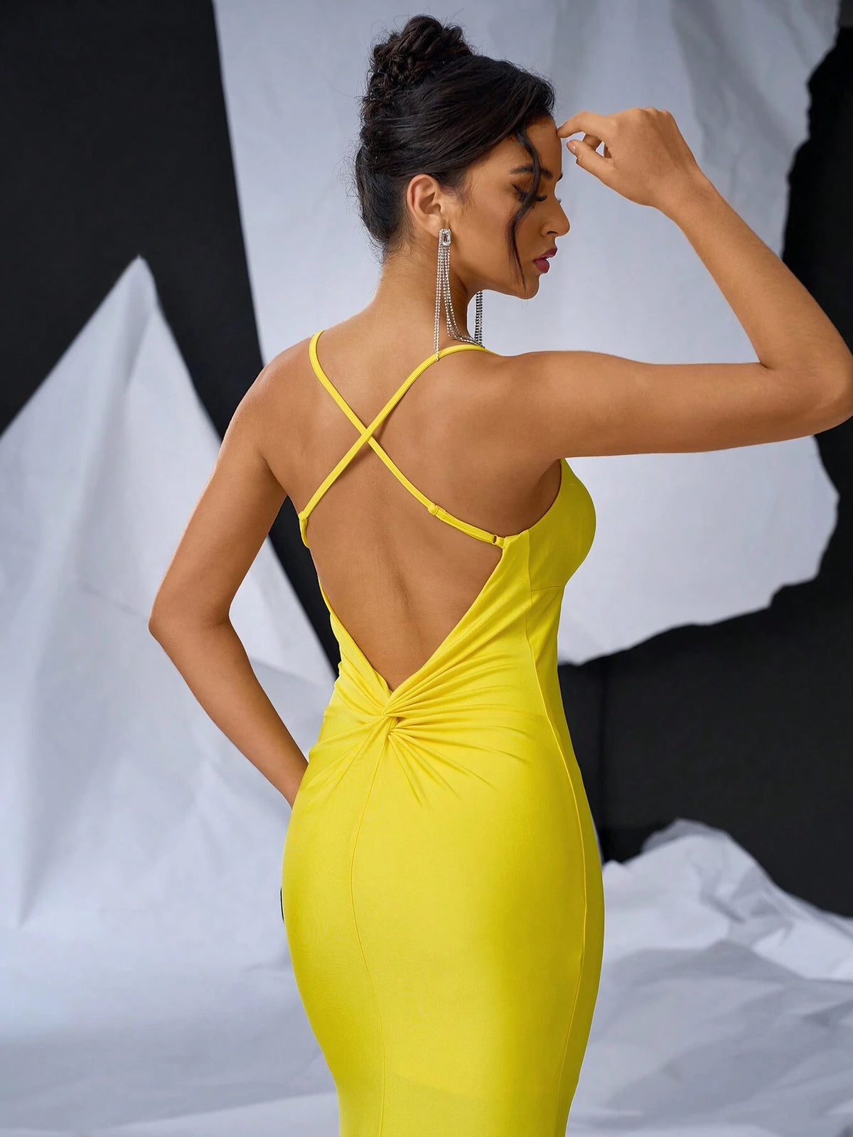 Elegant And Atmosphere Yellow Glossy Knit Dress, Featuring Slim Shoulder Straps,Perfect For Vacation, Prom, Wedding, Formal Events And Evening Party.