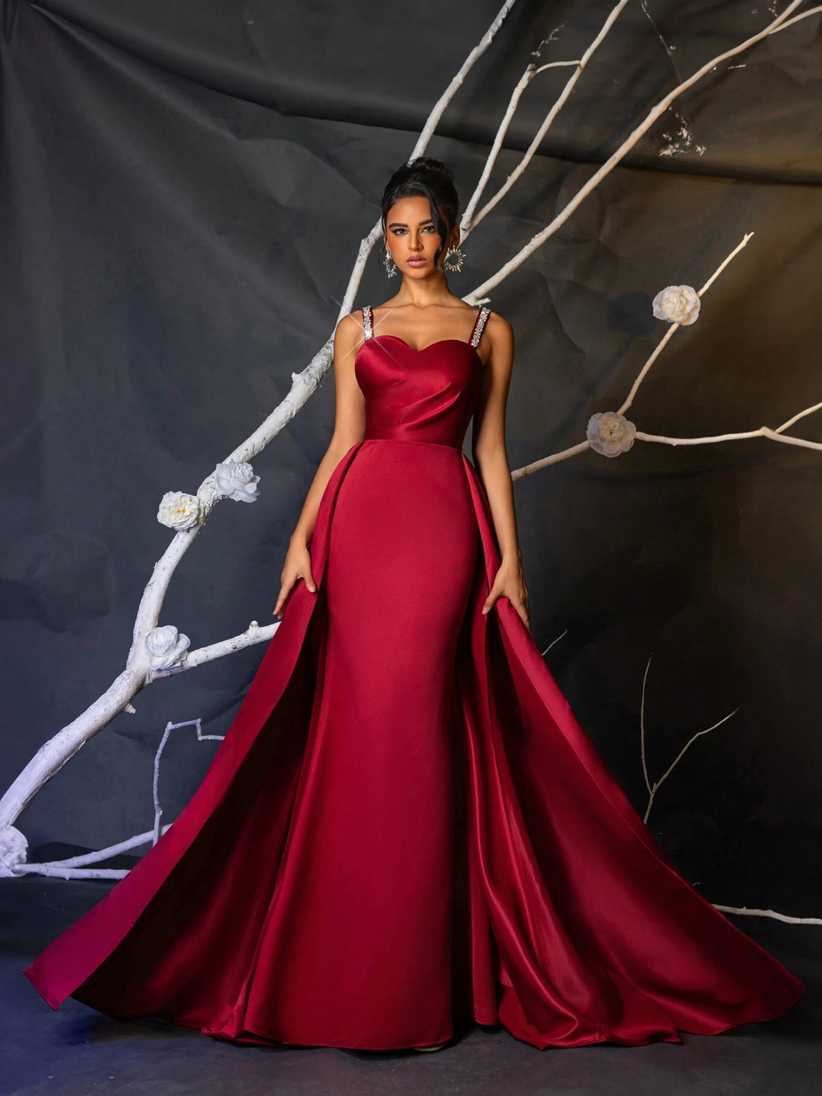 Elegant And Gorgeous Classic Wine Red Satin Fine Shiny Diamond Chain Shoulder Straps Spliced Peach Chest Sleeveless Gathered Fishtail Hem Spliced Oversized Outer Piece Evening Dance Party Heavy Evening Dress