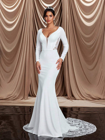 Elegant And Gorgeous Luxury Beige Embroidered Appliqué Lace Long-Sleeved V-Neck Tight Fishtail Skirt With Tail Suitable For Weddings, Events, Bachelor Parties, Vacations, Formal Balls, Bridal Wedding Dresses