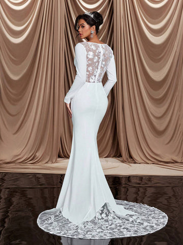 Elegant And Gorgeous Luxury Beige Embroidered Appliqué Lace Long-Sleeved V-Neck Tight Fishtail Skirt With Tail Suitable For Weddings, Events, Bachelor Parties, Vacations, Formal Balls, Bridal Wedding Dresses