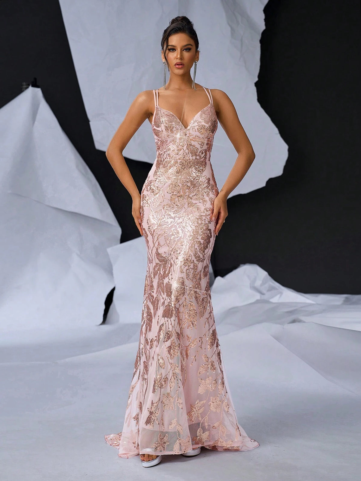 Elegant And Gorgeous Pink Shoulder Straps, Sexy Backless Straps, Sequined Flower-Shaped Rhinestone-Embellished Bra, Floor-Length Dress, Suitable For Prom Or Graduation Ceremony, Bachelor Party, Formal Occasion Evening Dress (Heavy Industry Version)