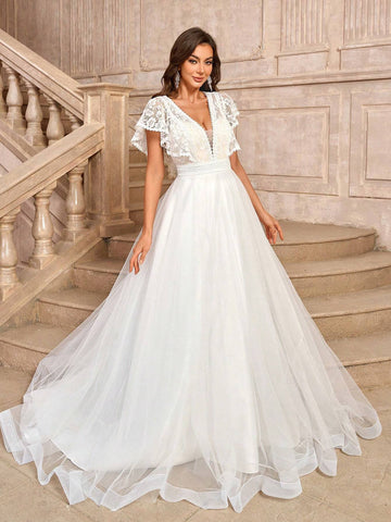 Elegant And Gorgeous White French Lace And Mesh Pleats Decorated Backless A-Line Wedding Dress With Long Train