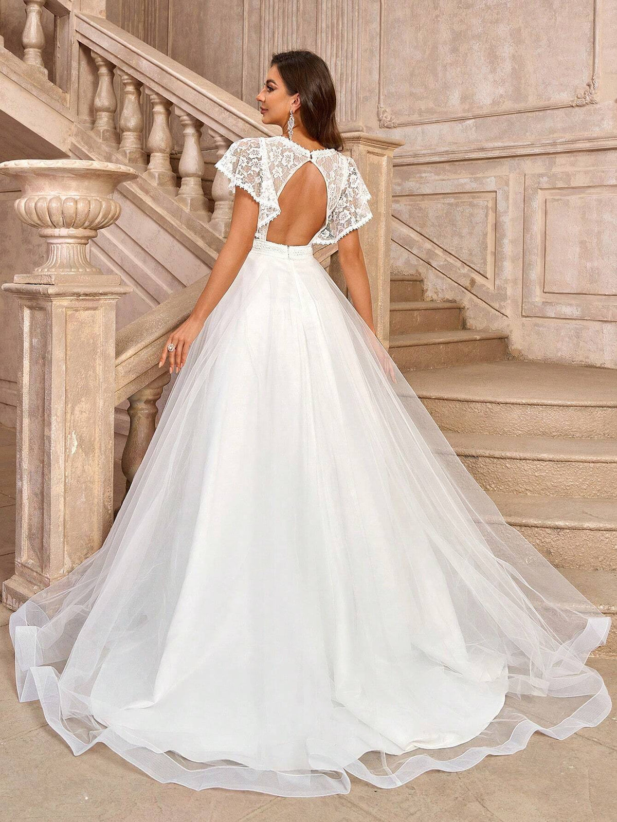 Elegant And Gorgeous White French Lace And Mesh Pleats Decorated Backless A-Line Wedding Dress With Long Train