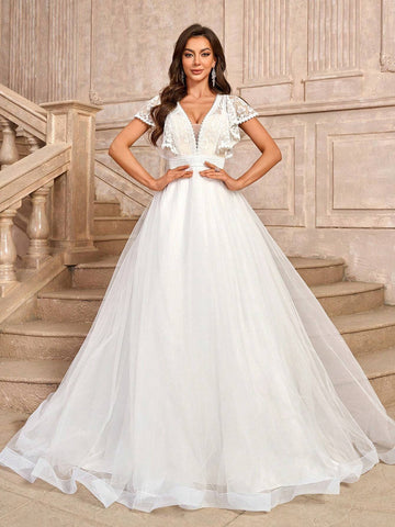 Elegant And Gorgeous White French Lace And Mesh Pleats Decorated Backless A-Line Wedding Dress With Long Train