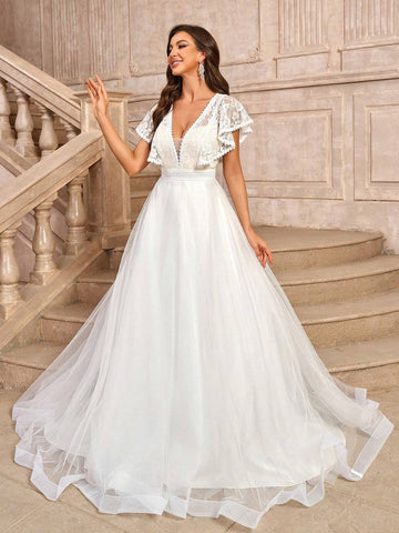 Elegant And Gorgeous White French Lace And Mesh Pleats Decorated Backless A-Line Wedding Dress With Long Train