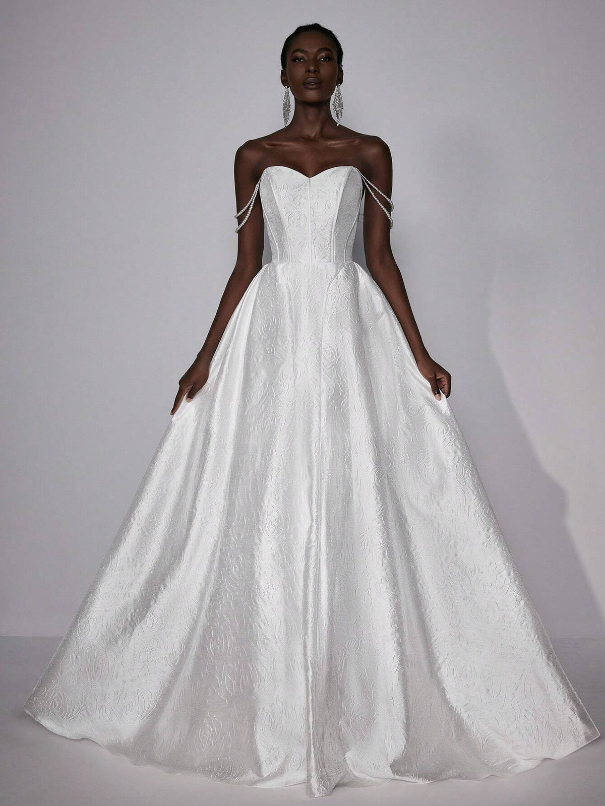 Elegant And Gorgeous White Luxury Jacquard Handmade Pearl Necklace Big Bow High Waist Oversized Skirt Wedding Festival Wedding Dress