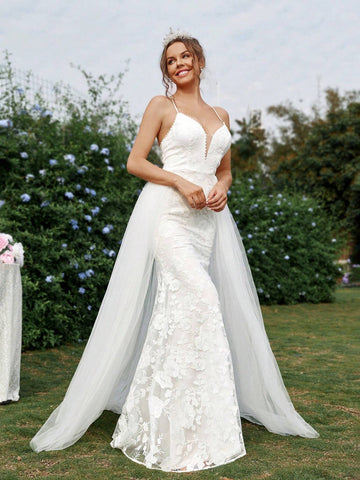 Elegant And Gorgeous White Suspender V-Neck Backless Straps Embroidered Oversized Trailing Mermaid Tail Wedding Dress