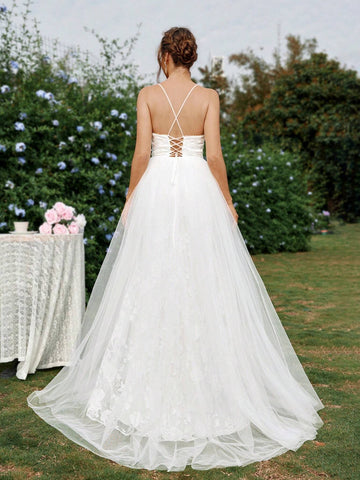 Elegant And Gorgeous White Suspender V-Neck Backless Straps Embroidered Oversized Trailing Mermaid Tail Wedding Dress
