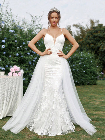 Elegant And Gorgeous White Suspender V-Neck Backless Straps Embroidered Oversized Trailing Mermaid Tail Wedding Dress