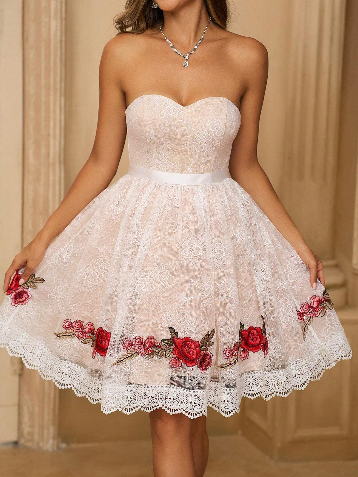 Elegant And Lovely Romantic Women White Lace Adorned Strapless Dress With Chest Pads And High Waist A-Line Umbrella Skirt For Bride, Party, Holiday, Music Festival, Graduation, Back-To-School, Dance, Cocktail Party, Etc.