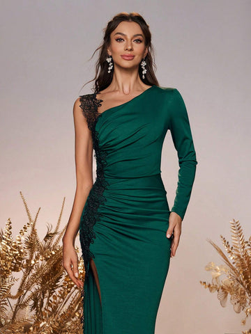 Elegant And Romantic Contrasting Color Lace Splicing Dark Green Elastic Knitted Irregular One-Shoulder Long-Sleeved Pleated Slim Mermaid Hem High Slit Wedding Event Date Bridesmaid Dress