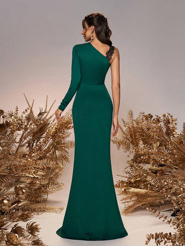 Elegant And Romantic Contrasting Color Lace Splicing Dark Green Elastic Knitted Irregular One-Shoulder Long-Sleeved Pleated Slim Mermaid Hem High Slit Wedding Event Date Bridesmaid Dress