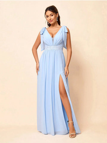 Elegant And Romantic Light Blue V-Neck Gathered Waist Spliced Lace Large A-Line Dress With Shoulder Bow And Front Slit Suitable For Weddings, Holiday Parties, Vacation, Graduation Season, Ramadan Informal Summer Bridesmaid Dress