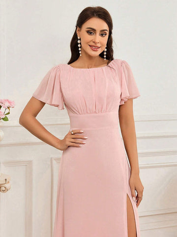 Elegant And Romantic Lotus Pink Slit Design With Pleated Chest Detail. Elegant Bridesmaid Dress With Off-Shoulder Ruffle Sleeves And Tie Slit Skirt Design. Suitable For Wedding Holiday Gift Party Holiday Adult Bridesmaid Dress.