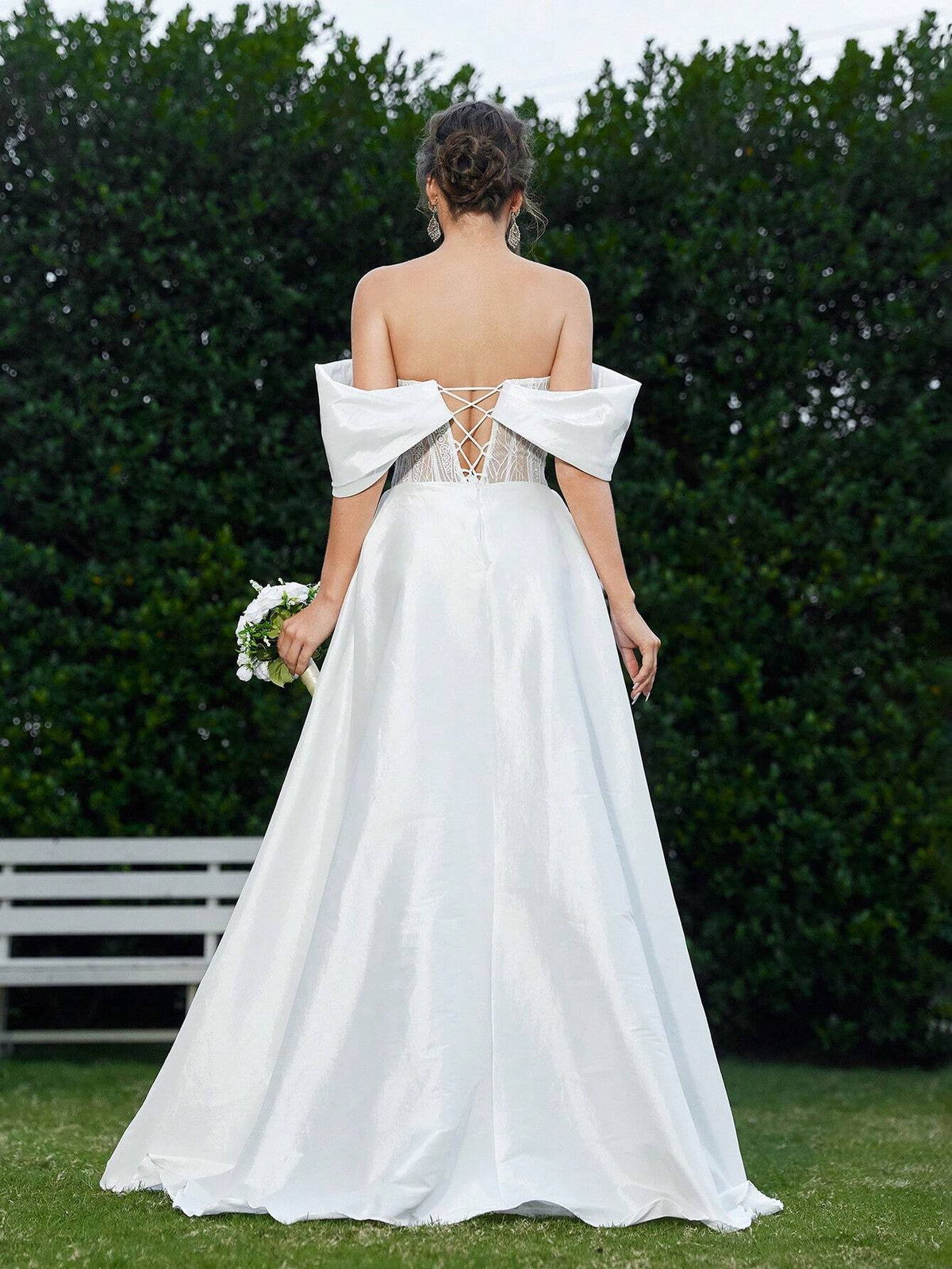 Elegant And Romantic One-Shoulder Wedding Dress With Pleating Details  With Hanging Sleeves And Large Hem Chest Pleats And Padded Structure, Fine Sequin Embroidered Pattern Fabric Suitable For Romantic Wedding Season Wedding Event Occasions Wedding Dress