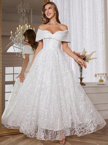 Elegant And Romantic Pattern Embroidered Off-Shoulder Wedding Dress With A Big Hem