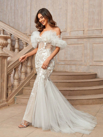 Elegant And Romantic White One-Shoulder Embroidered Lace Mesh Transparent High-Waist Line Breast Cup Fishbone And Tulle Insert Hem Fishtail Long Floor-Length Wedding Dress