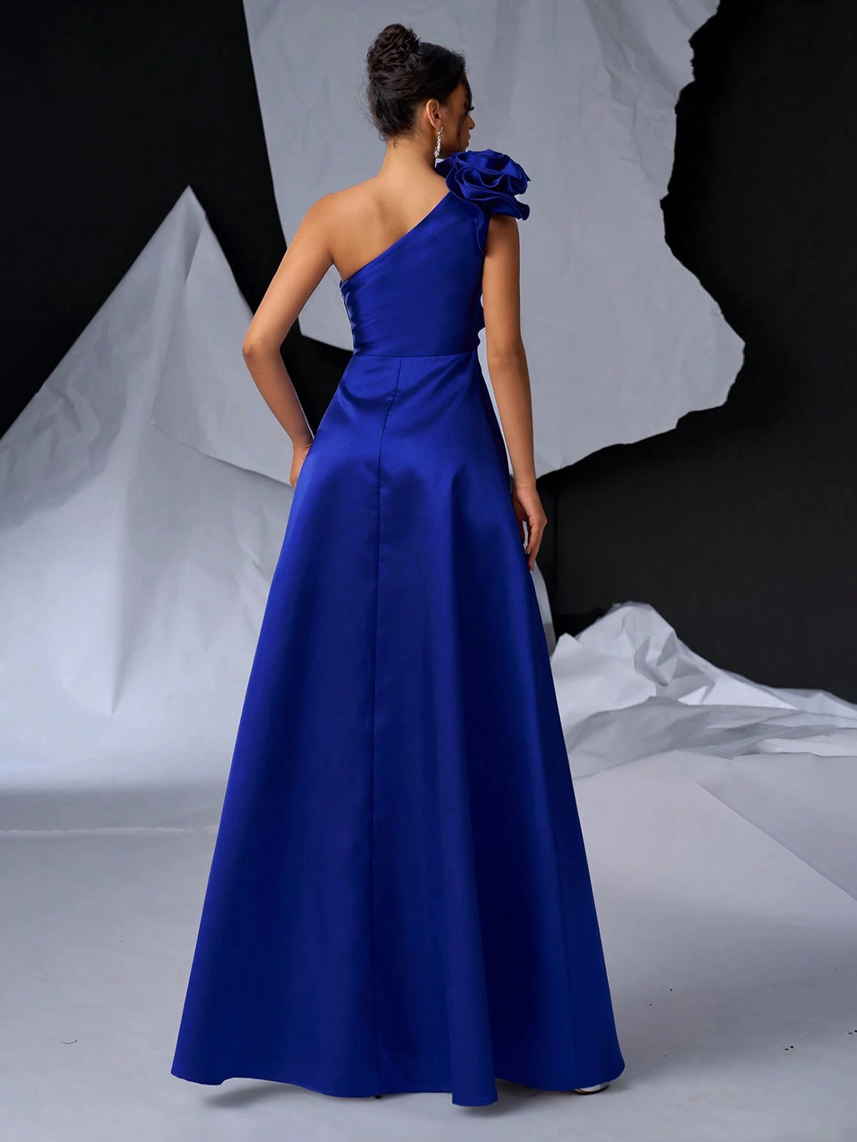 Elegant And Simple Blue Oblique Shoulder Exaggerated 3D Design Dress With Large A-Line Skirt, Shoulder Details, Pockets - Perfect For Graduations, Dinner Dates, Back To School, Singles Parties, Heavy Duty Weekend And Dinner Party Events.