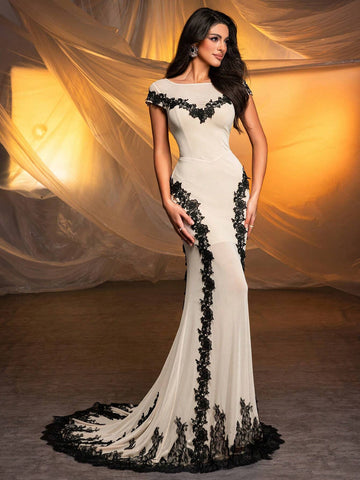 Elegant Atmosphere Apricot Round Neck Mesh Sheer Covered Sleeve Whole Stereoscopic Applique Hem Whole Circle Lace Appliqué Dating Bachelorette Party Wedding Event Heavy Duty Evening Gowns