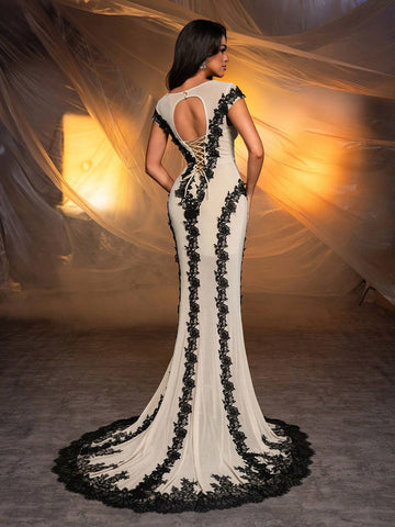 Elegant Atmosphere Apricot Round Neck Mesh Sheer Covered Sleeve Whole Stereoscopic Applique Hem Whole Circle Lace Appliqué Dating Bachelorette Party Wedding Event Heavy Duty Evening Gowns