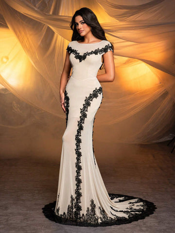 Elegant Atmosphere Apricot Round Neck Mesh Sheer Covered Sleeve Whole Stereoscopic Applique Hem Whole Circle Lace Appliqué Dating Bachelorette Party Wedding Event Heavy Duty Evening Gowns